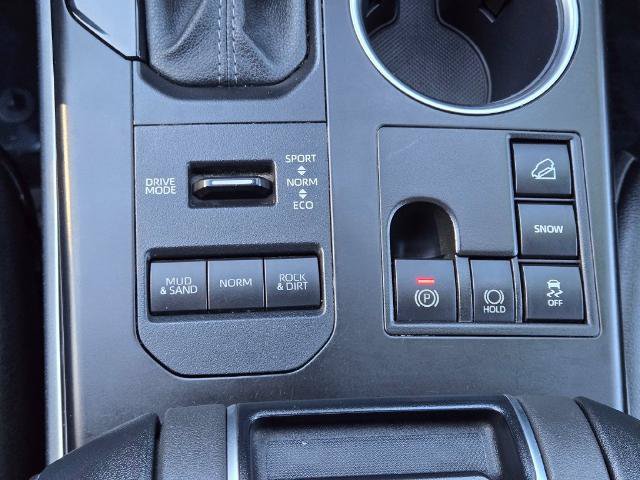 Used 2024 Toyota Highlander XLE AWD/4WD image 22