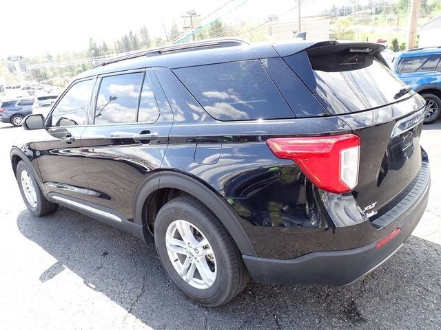 Certified 2023 Ford Explorer XLT w/ Equipment Group 202A RWD image 5