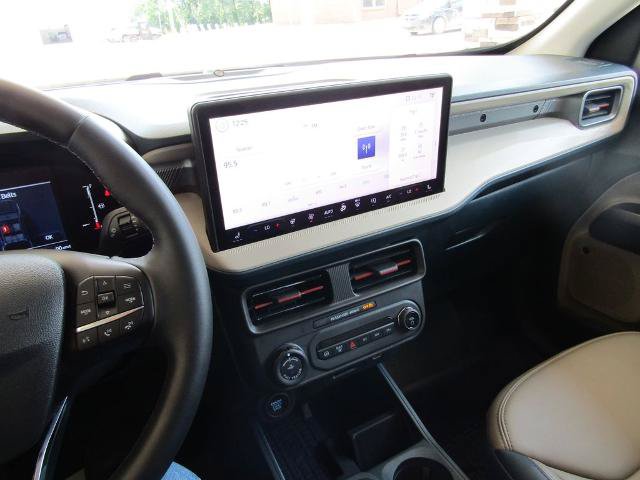 Certified 2025 Ford Maverick Lariat w/ 4K Tow Package AWD/4WD image 31