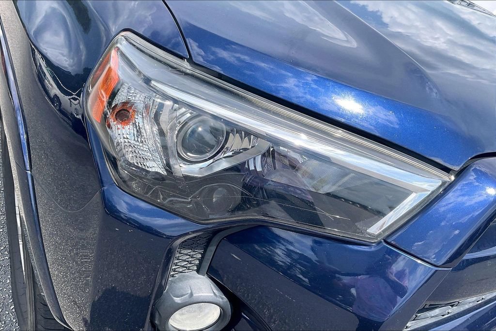 Used 2018 Toyota 4Runner SR5 w/ Wilderness Package AWD/4WD image 30