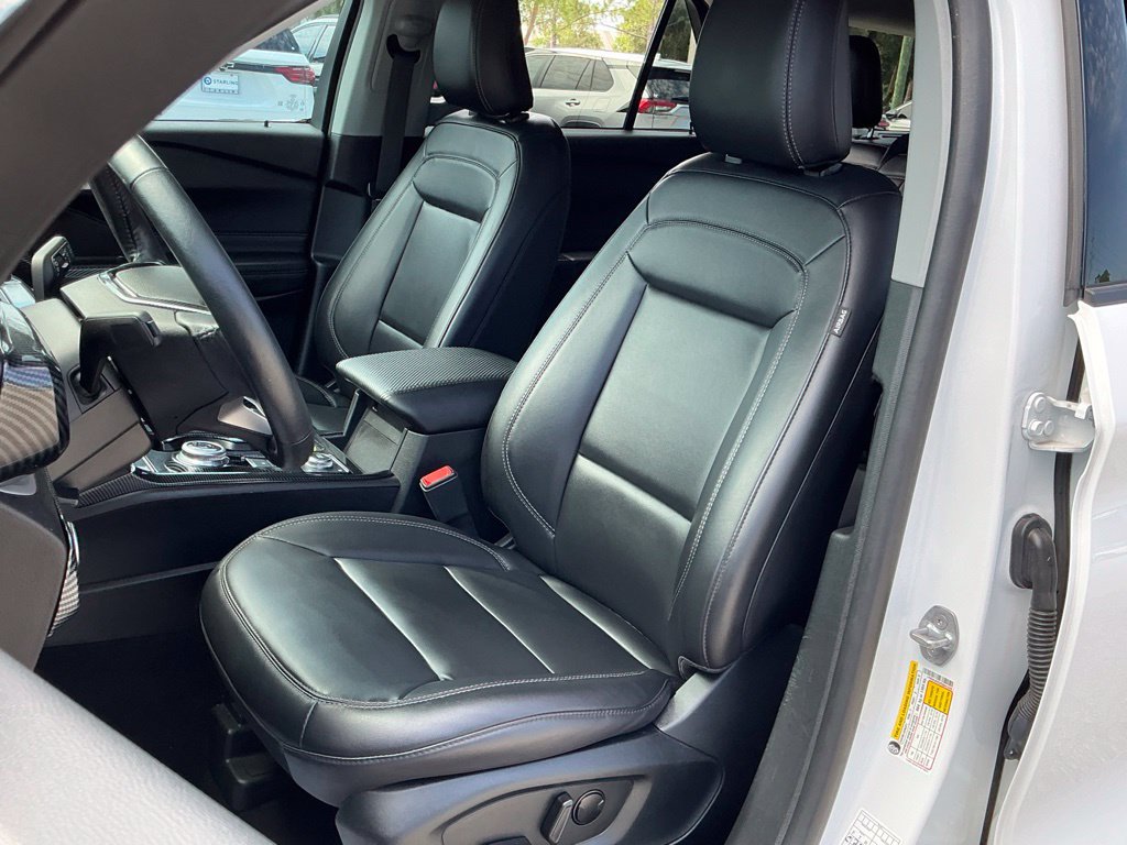 Certified 2023 Ford Explorer XLT w/ Equipment Group 202A AWD/4WD image 33