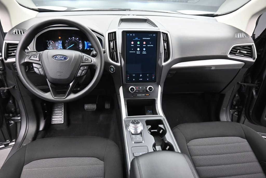 Certified 2024 Ford Edge SE w/ Black Appearance Package AWD/4WD image 2