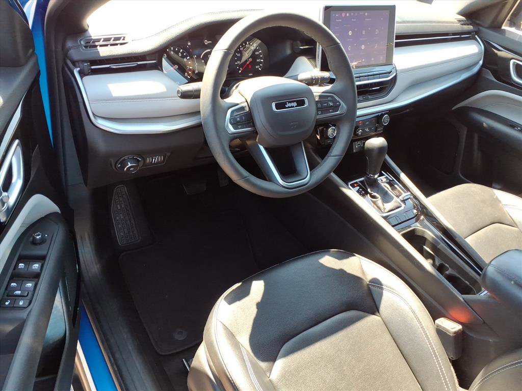 Used 2025 Jeep Compass Limited AWD/4WD image 8