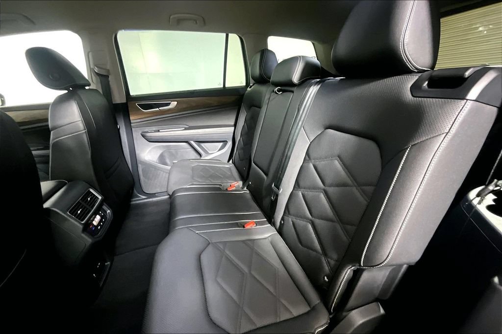 Used 2025 Volkswagen Atlas SE FWD image 21