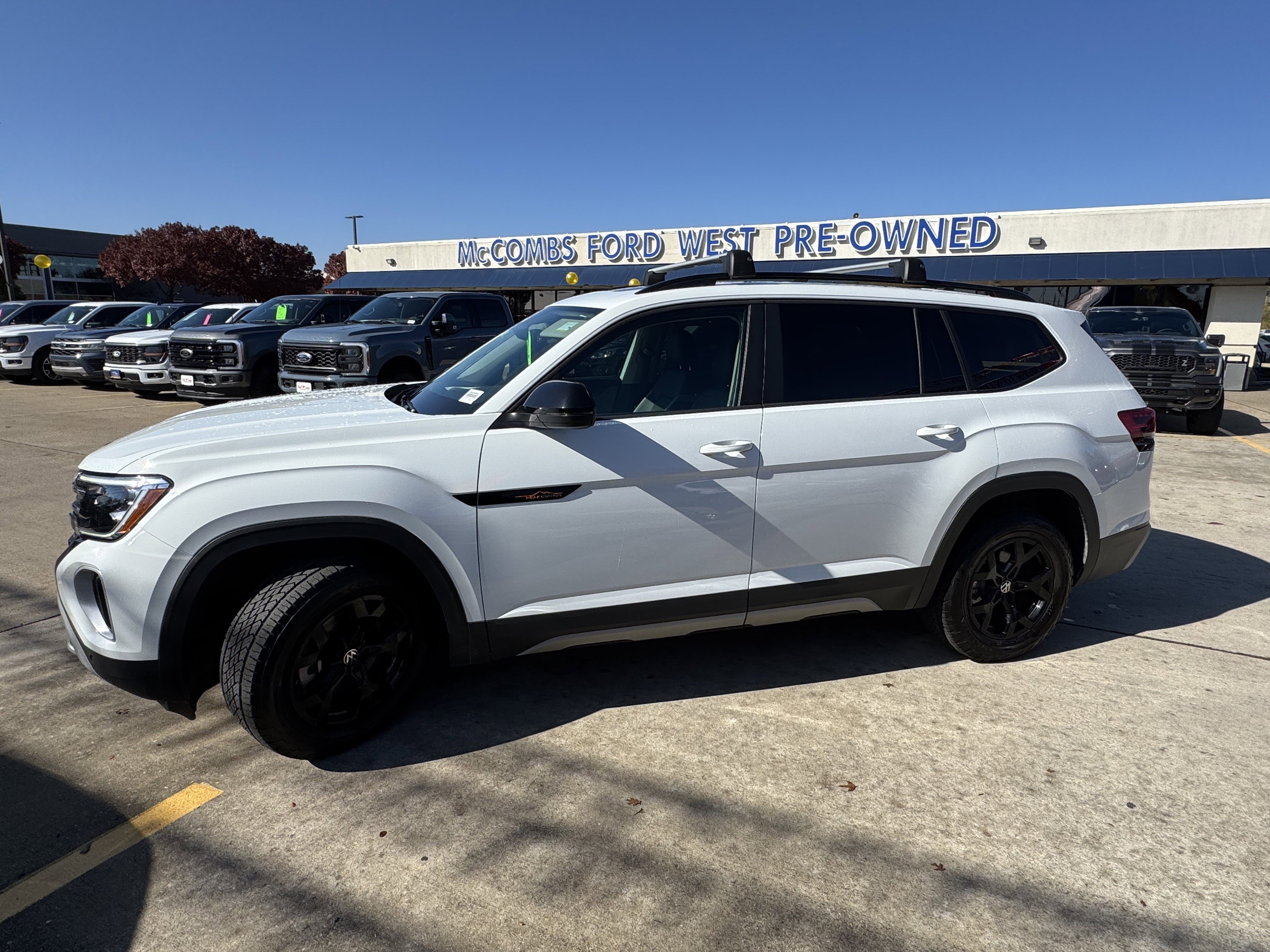 Used 2024 Volkswagen Atlas Peak Edition SE image 14