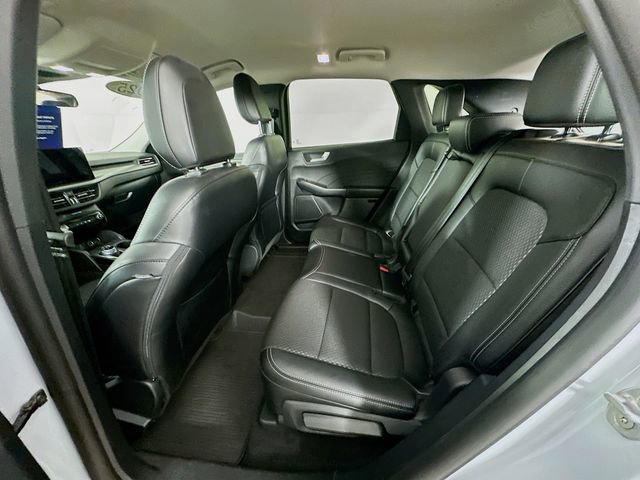 Certified 2025 Ford Escape SE w/ Class II Trailer Tow Package FWD image 31