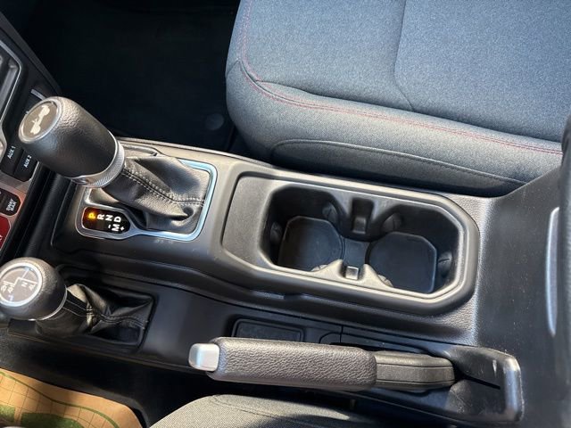 Used 2025 Jeep Wrangler Unlimited Rubicon AWD/4WD image 30