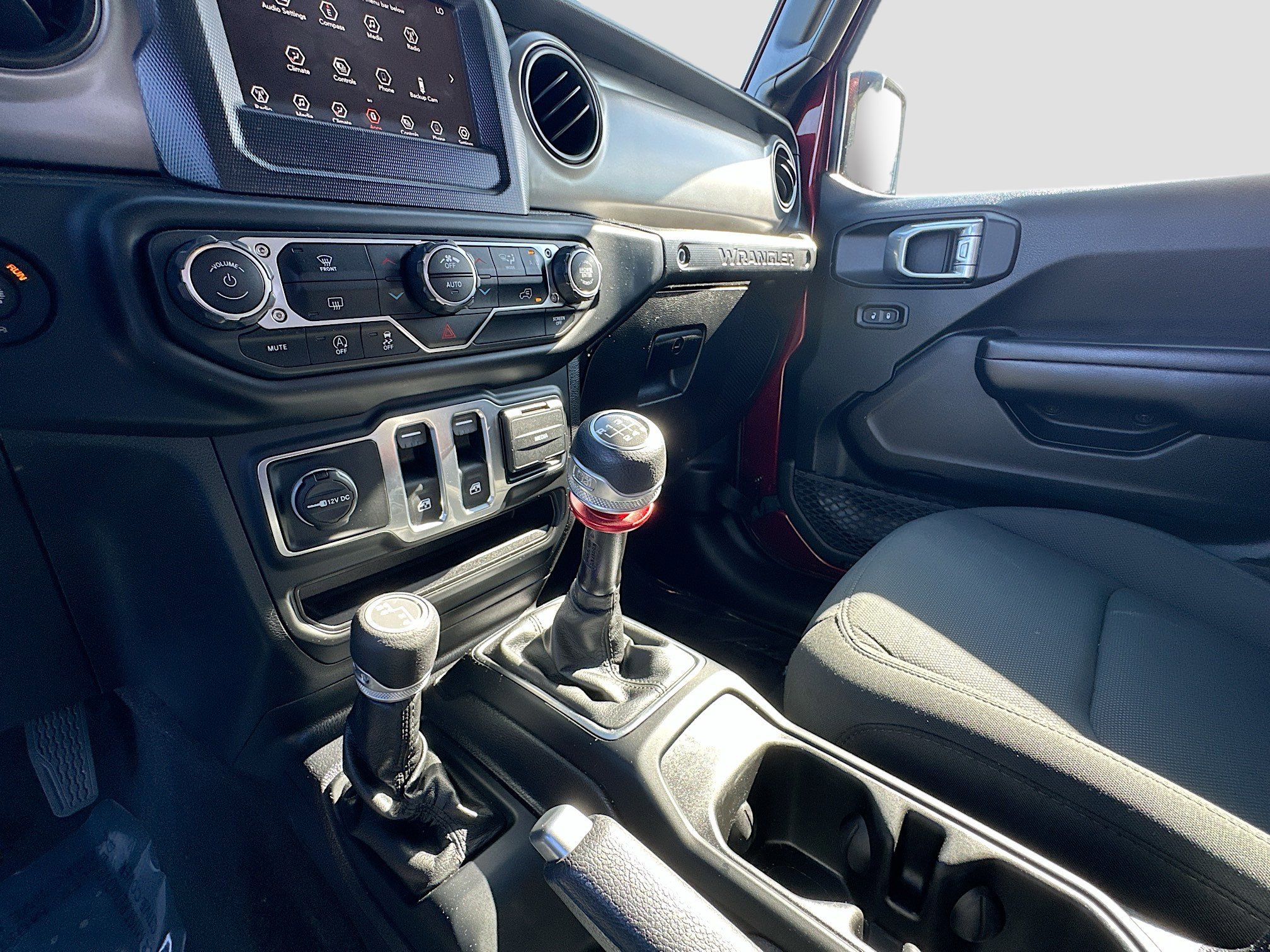 Used 2021 Jeep Wrangler Sport image 16