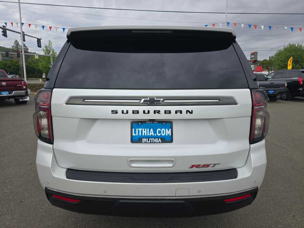 Used 2022 Chevrolet Suburban RST w/ Luxury Package AWD/4WD image 4