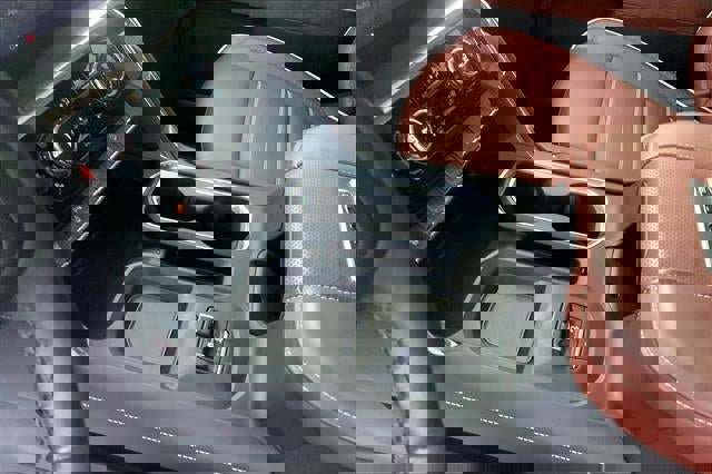 Used 2025 GMC Sierra 2500 Denali Ultimate image 17