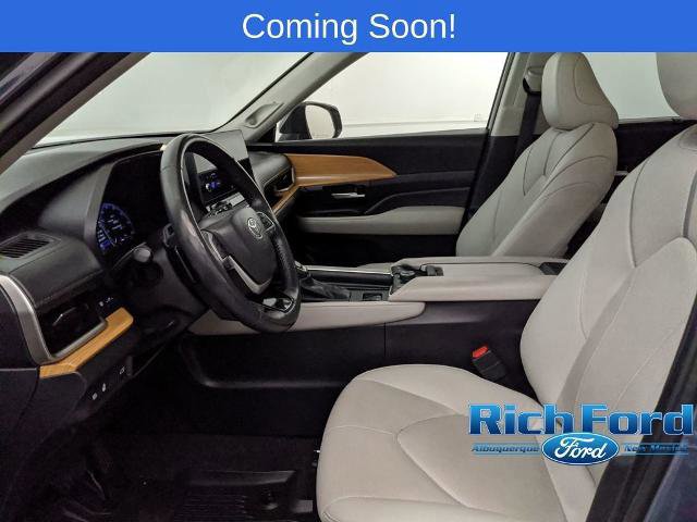 Used 2024 Toyota Grand Highlander Platinum image 17