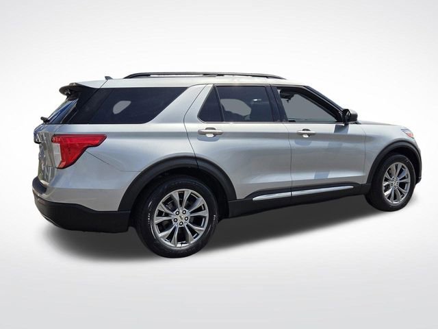 Certified 2022 Ford Explorer XLT w/ Equipment Group 202A RWD image 5