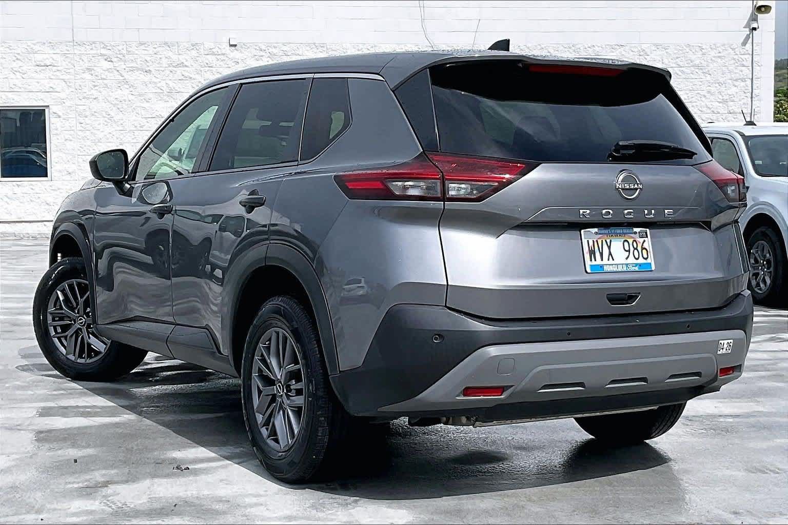 Used 2023 Nissan Rogue S FWD image 4