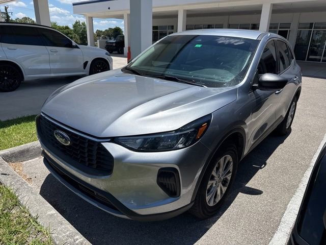 Certified 2024 Ford Escape Active w/ Tech Pack #1 AWD/4WD image 3