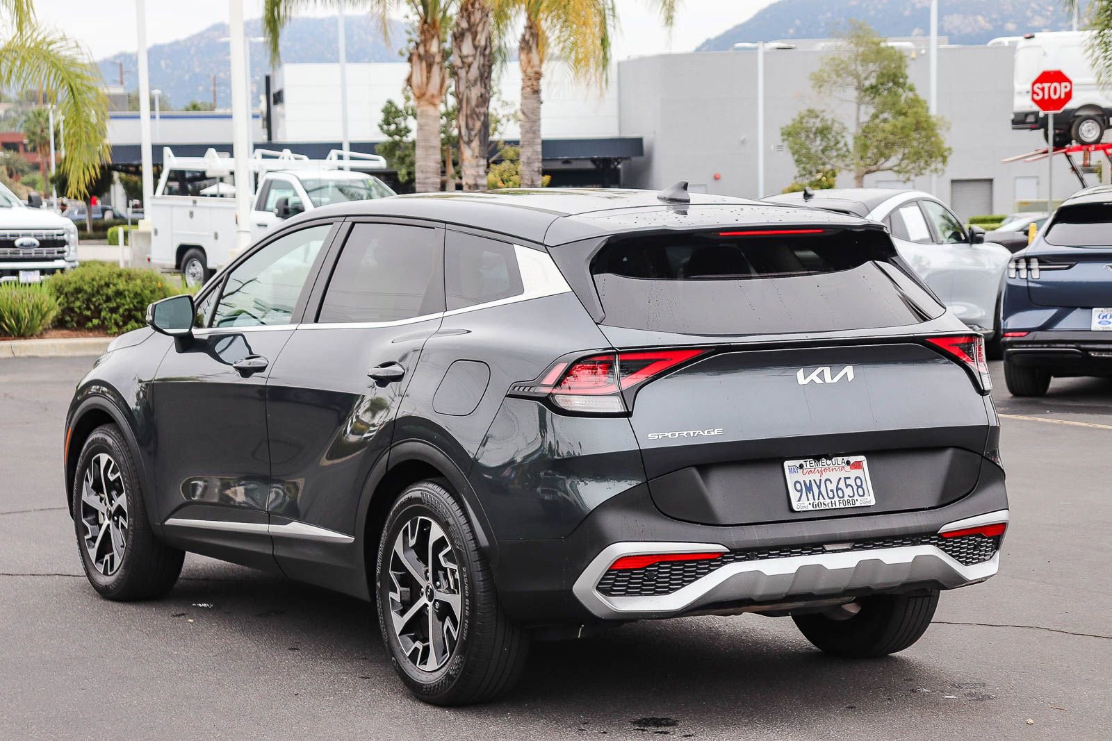 Used 2024 Kia Sportage EX FWD image 6