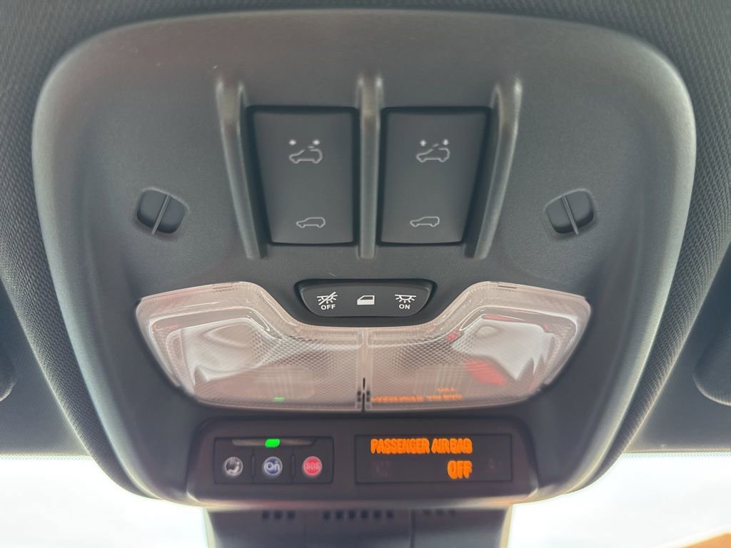 Used 2023 Chevrolet Colorado ZR2 w/ ZR2 Convenience Package III image 31