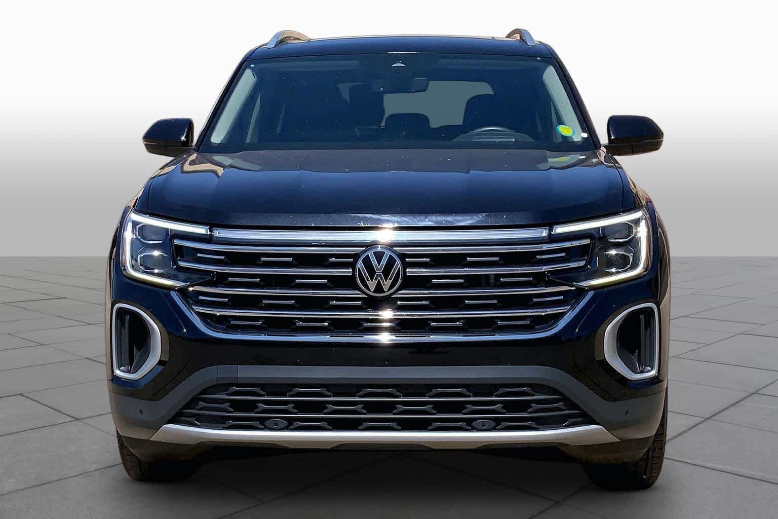 Used 2024 Volkswagen Atlas SEL AWD/4WD image 3