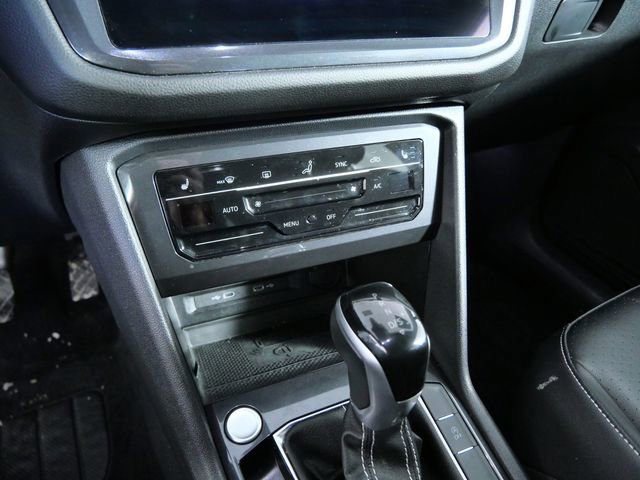 Used 2022 Volkswagen Tiguan SE image 19