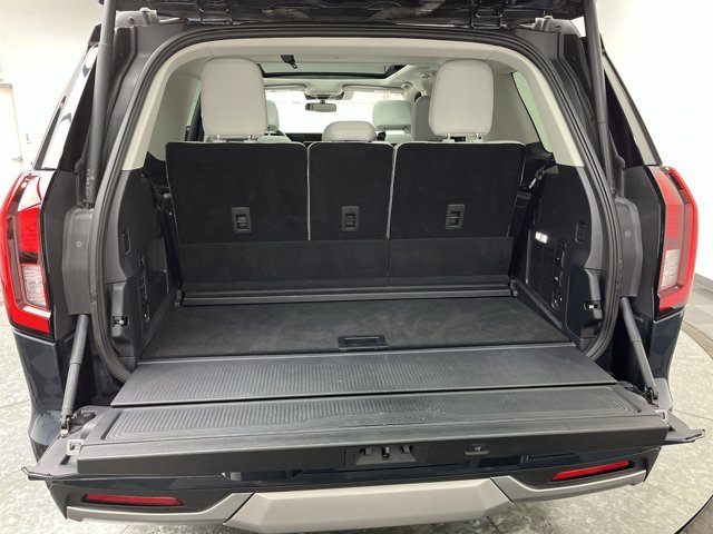 Certified 2025 Ford Expedition Platinum w/ Platinum Ultimate Package AWD/4WD image 35