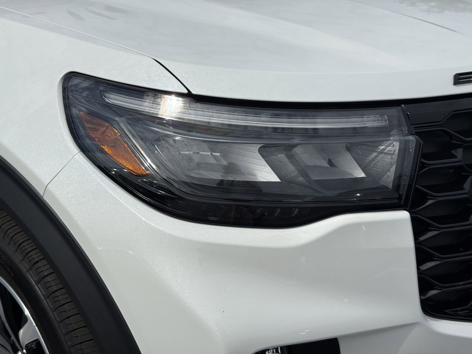 Certified 2025 Ford Explorer ST-Line AWD/4WD image 9