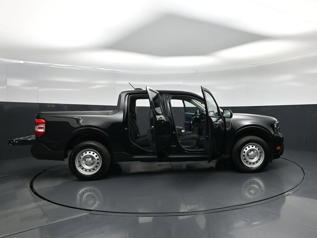 Certified 2025 Ford Maverick XL FWD image 4