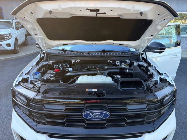 Certified 2025 Ford Expedition Active AWD/4WD image 25