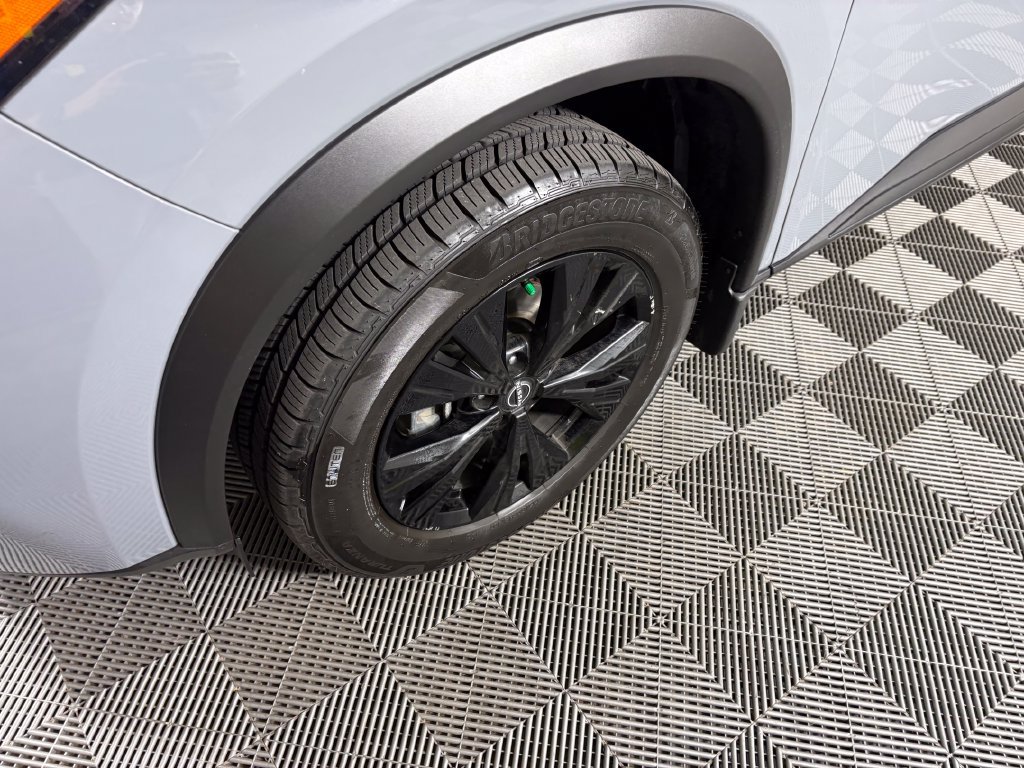 Used 2023 Nissan Rogue SV w/ SV Premium B Package FWD image 9