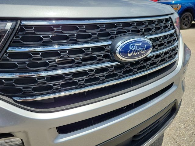 Certified 2024 Ford Explorer XLT w/ Equipment Group 202A AWD/4WD image 9