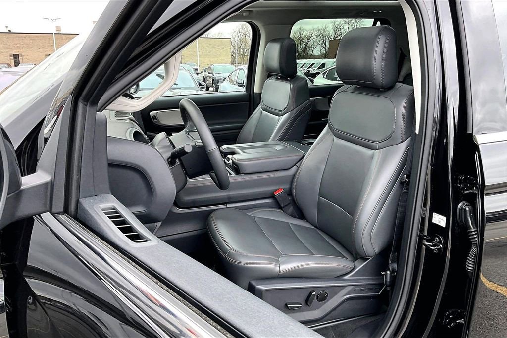 Certified 2025 Ford Expedition Active AWD/4WD image 24