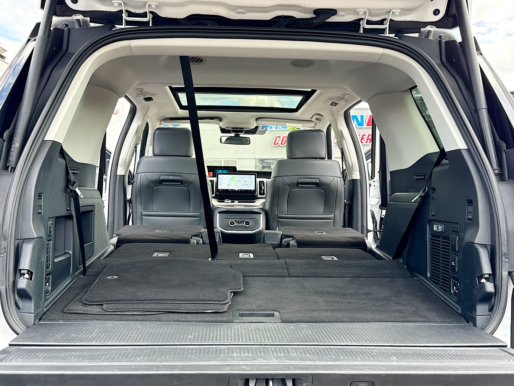 Certified 2025 Ford Expedition Active AWD/4WD image 8