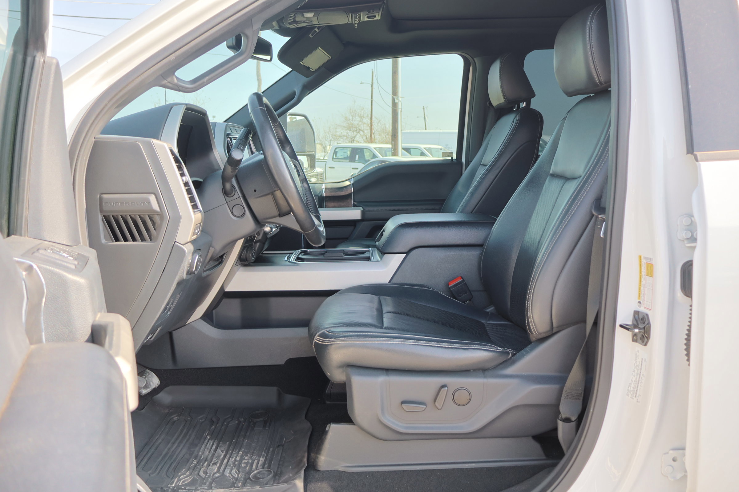 Certified 2022 Ford F250 Lariat w/ Tremor Off-Road Package image 15