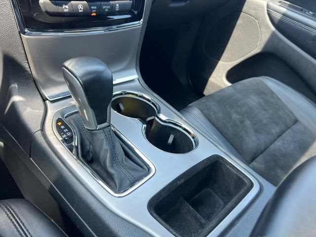 Used 2020 Jeep Grand Cherokee Altitude AWD/4WD image 16