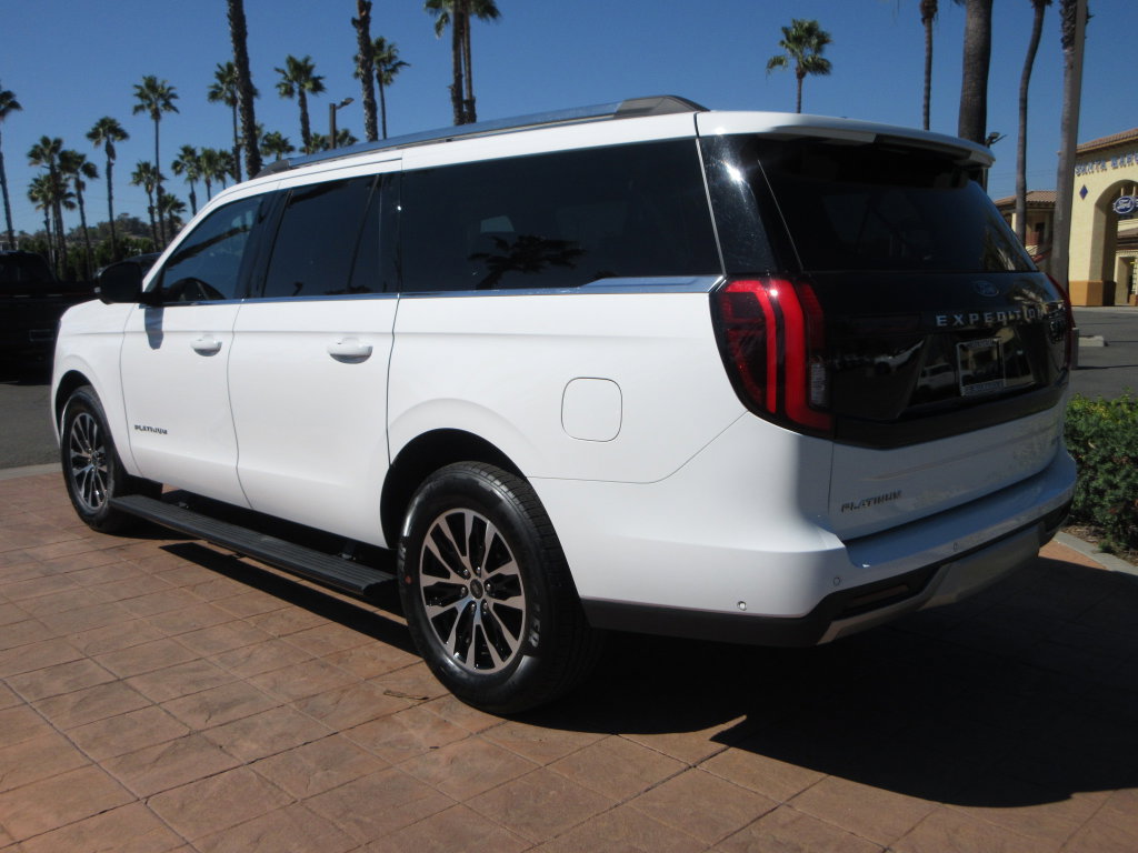 Certified 2025 Ford Expedition Max Platinum AWD/4WD image 2