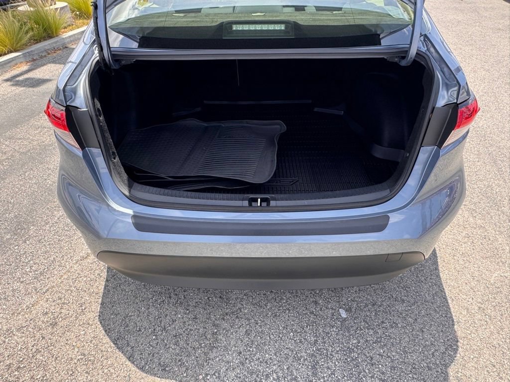 Used 2024 Toyota Corolla LE FWD image 13