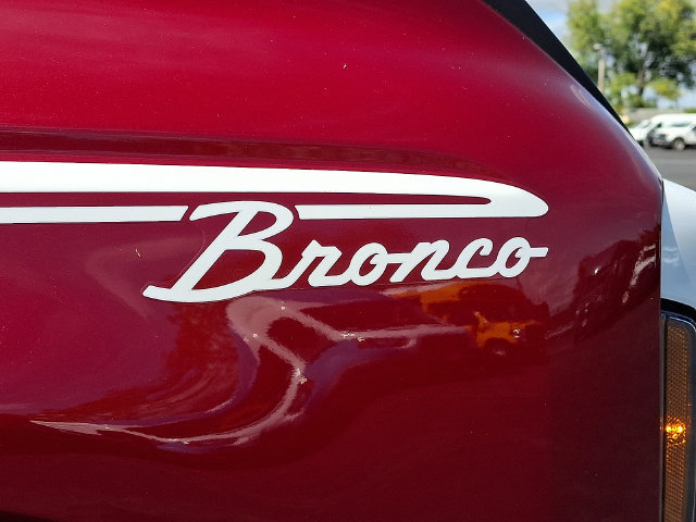 Certified 2025 Ford Bronco Heritage Edition AWD/4WD image 31