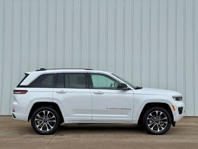 Used 2023 Jeep Grand Cherokee Overland w/ Luxury Tech Group IV image 2