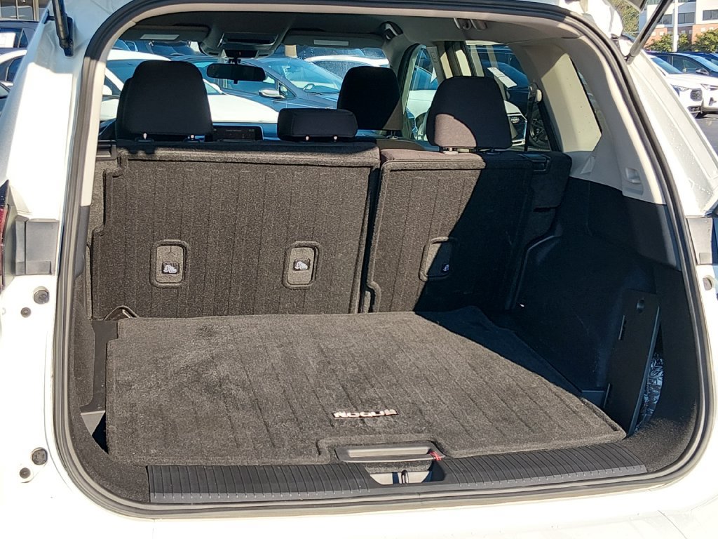 Used 2025 Nissan Rogue S FWD image 16