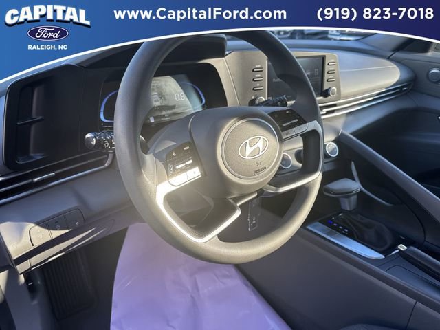 Used 2024 Hyundai Elantra SE image 23