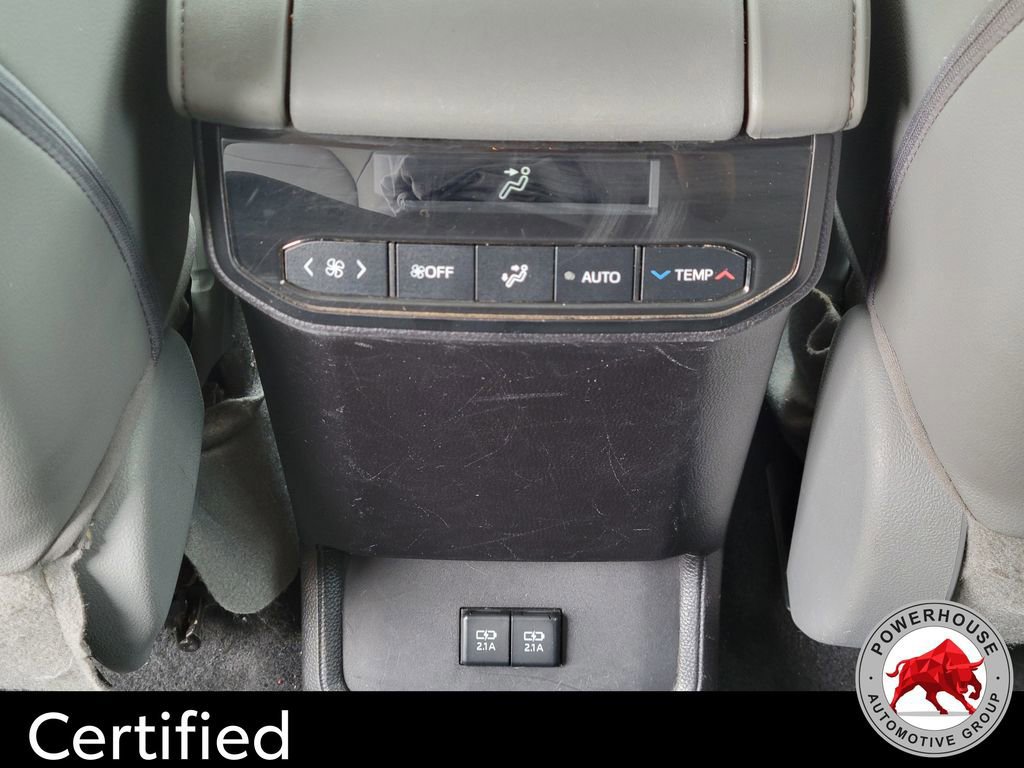 Used 2020 Toyota Highlander XLE FWD image 18