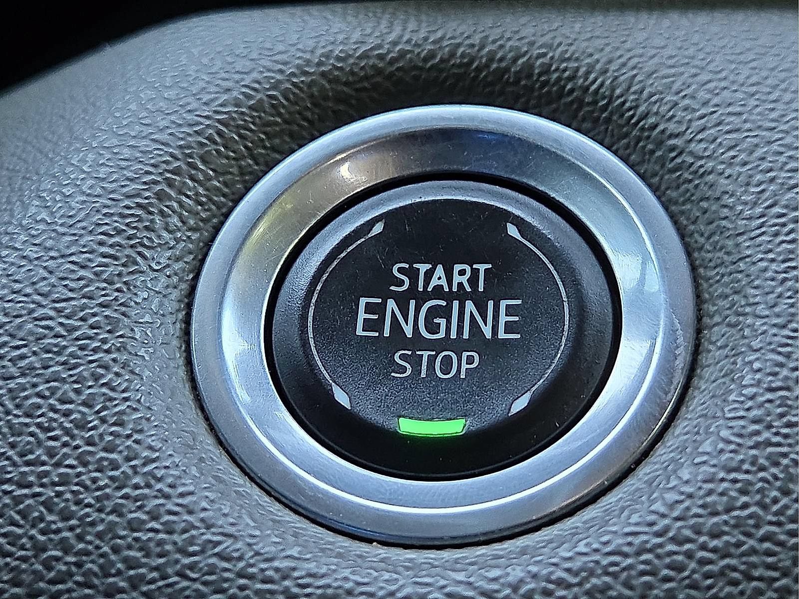 Used 2024 Chevrolet Colorado ZR2 w/ Technology Package AWD/4WD image 18