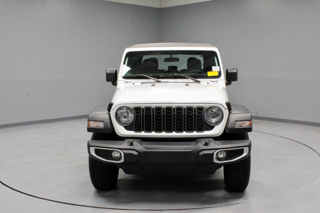 Used 2025 Jeep Gladiator Sport AWD/4WD image 5