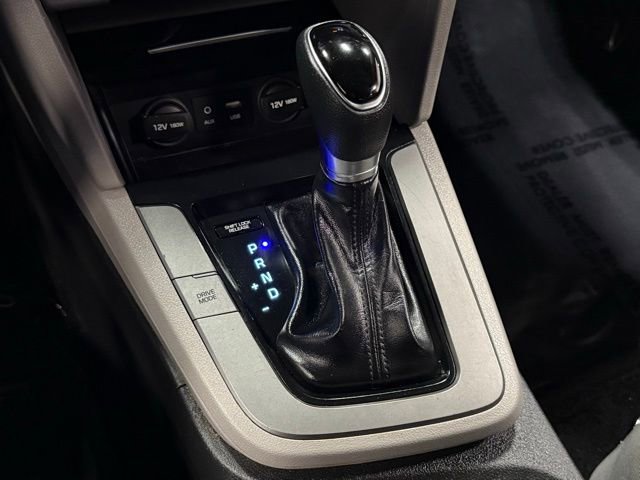 Used 2017 Hyundai Elantra SE image 26