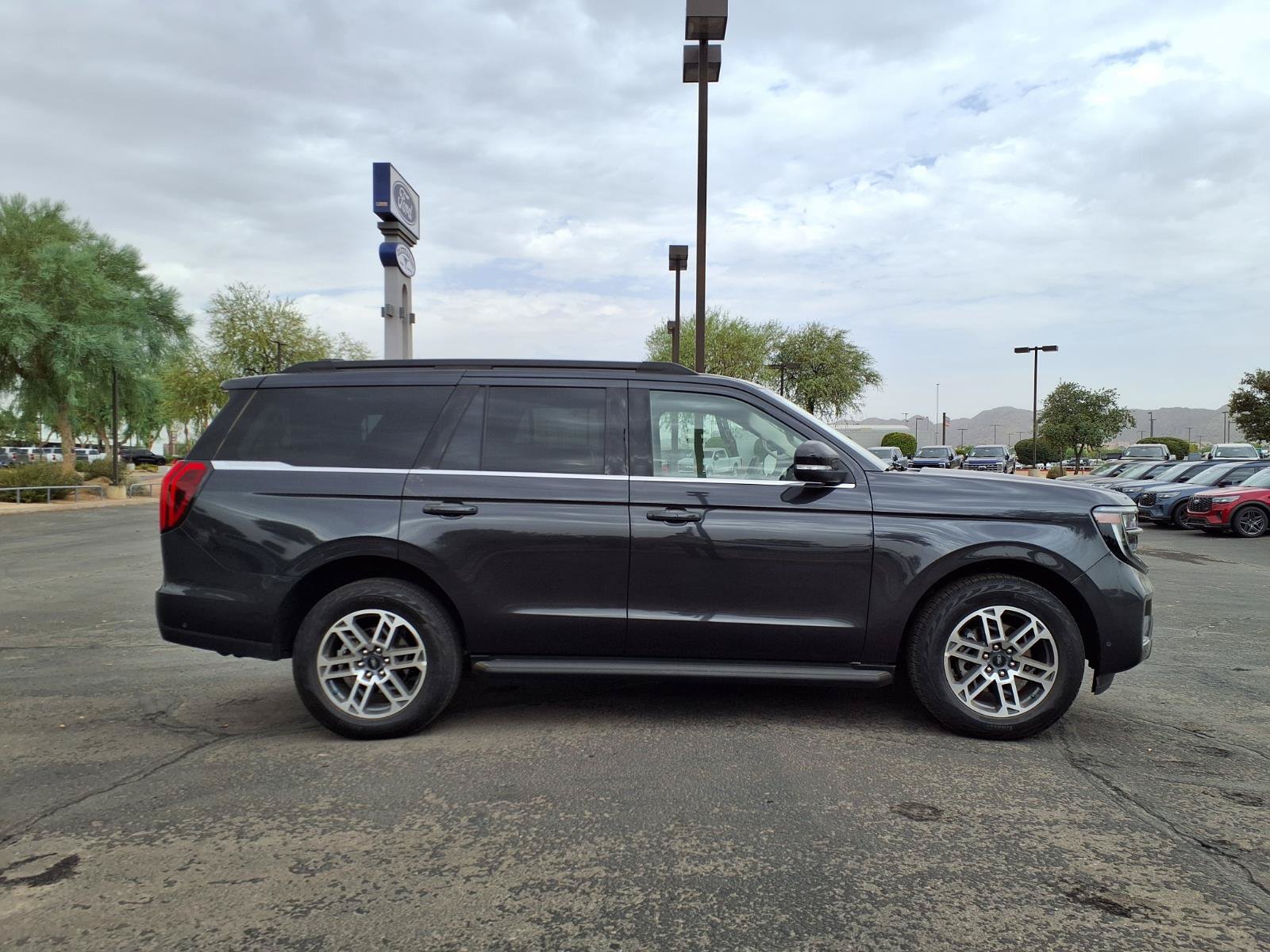 Certified 2025 Ford Expedition Active AWD/4WD image 7