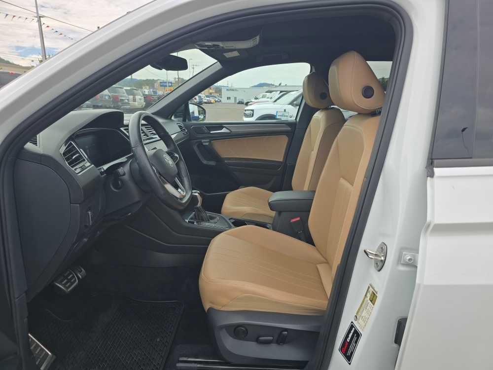Used 2022 Volkswagen Tiguan SE R-Line FWD image 9