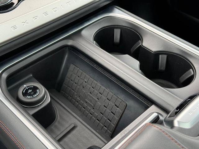 Certified 2025 Ford Expedition Active AWD/4WD image 19