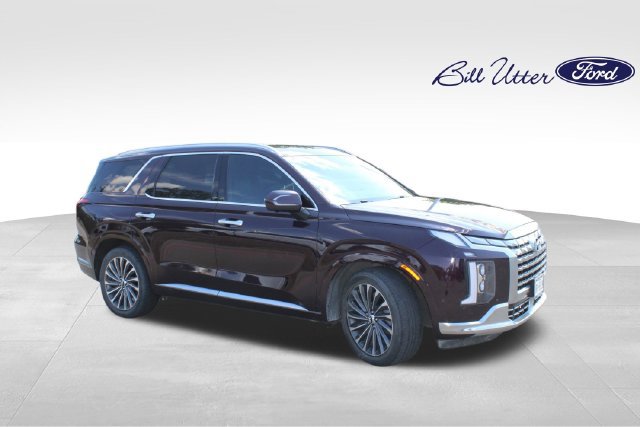 Used 2024 Hyundai Palisade Calligraphy FWD image 2