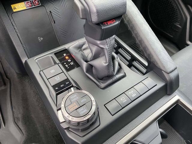 Used 2025 Toyota 4Runner TRD Off-Road Premium AWD/4WD image 35