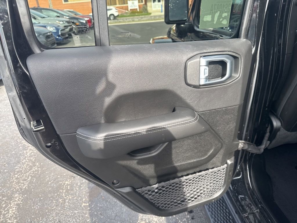 Used 2023 Jeep Wrangler Unlimited Sahara w/ Cold Weather Group image 31