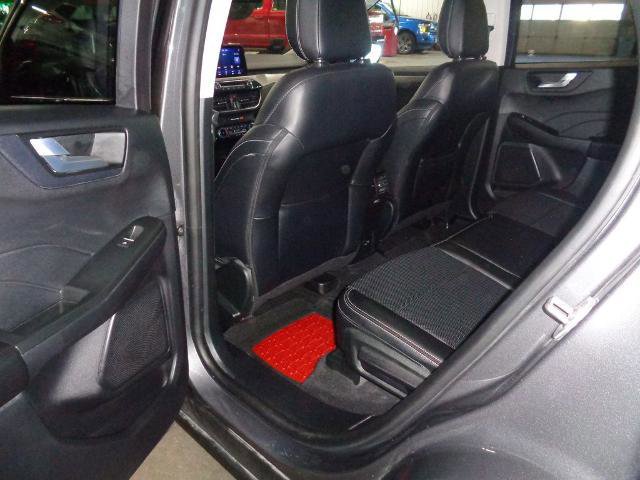 Certified 2022 Ford Escape Titanium w/ Class II Trailer Tow Package image 11