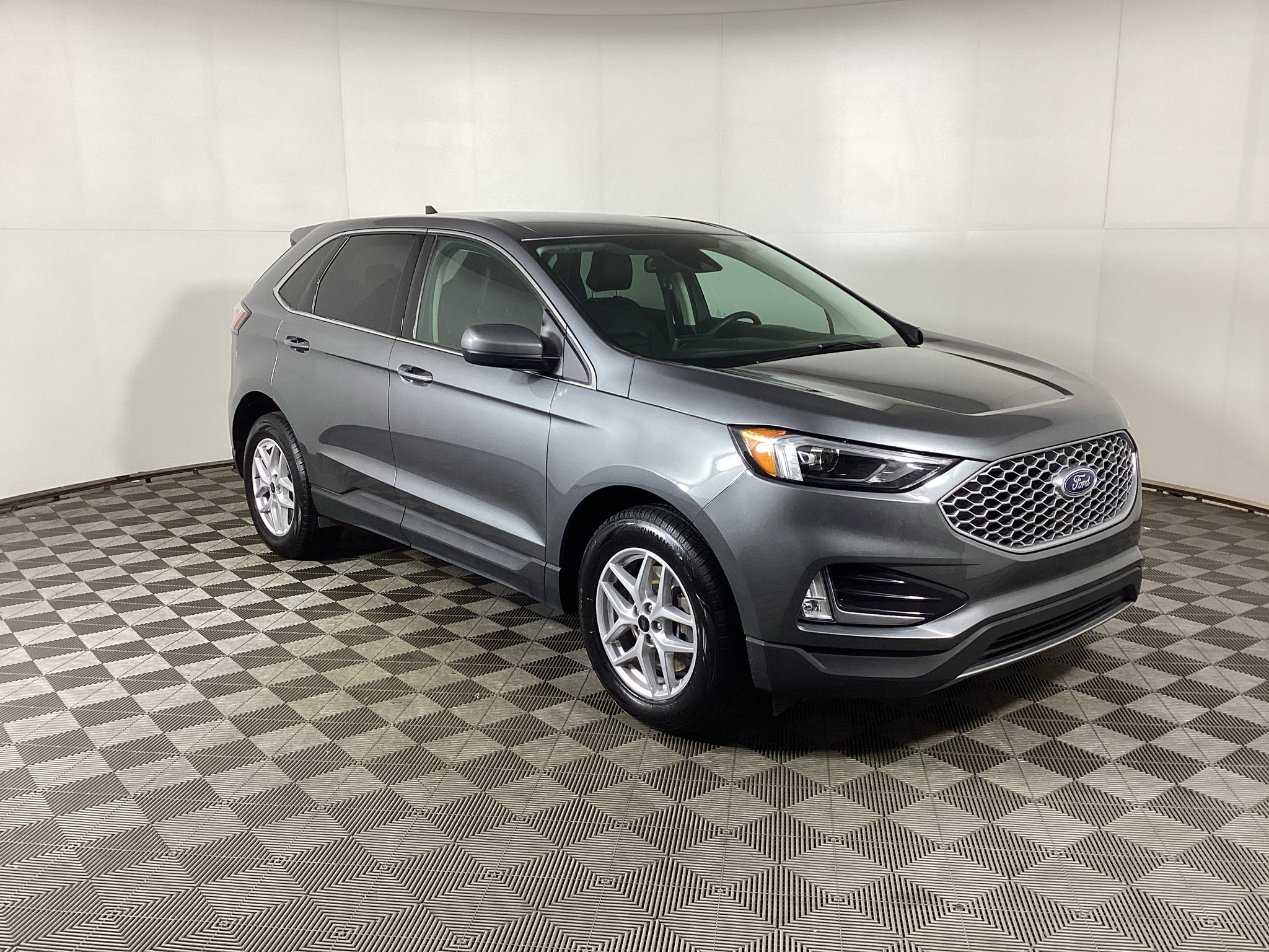 Certified 2024 Ford Edge SEL w/ Convenience Package